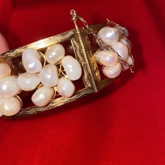 BRACELET
14K Pearls & Gold woman’s Bracelet ambiance vintage look for chic woman - Picture 5 of 9